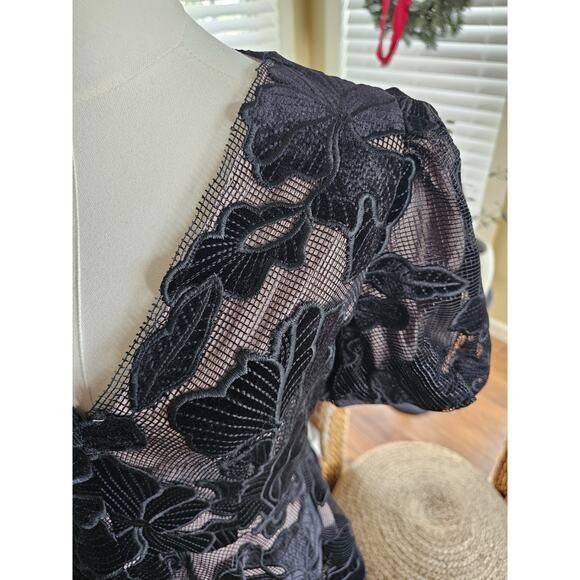 Revolve X Elliatt Zara Flower Applique Mini Dress Women's M Lined Cocktail Party - Picture 2 of 11